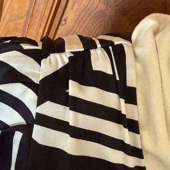 Karl Lagerfeld Monochrome Geometric Midi Dress - Picture 3 of 9